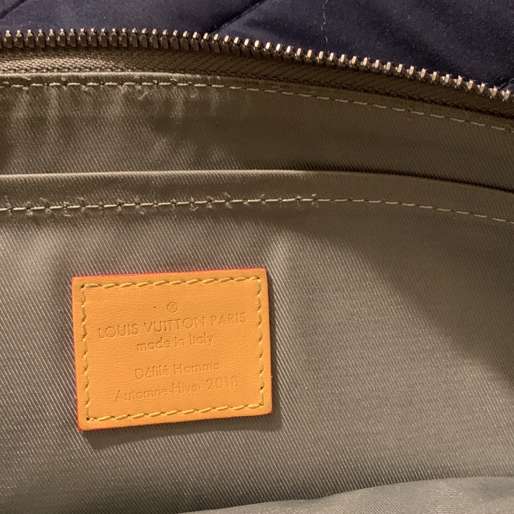 Louis Vuitton Office Bag. Luxurious, Minimalistic, Unique Colorway. 2018 Milan. - Picture 5 of 6